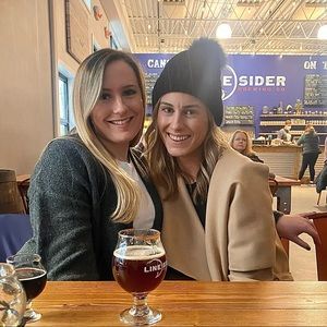 Meet your Posher, Caitlin